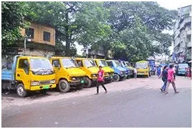 সাতরাস্তায় ফের ট্রাক রাজত্ব!