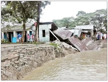 ভয়াল নদ-নদীর ভাঙনে বিলীন হচ্ছে দক্ষিণাঞ্চলের একের পর এক জনপদ