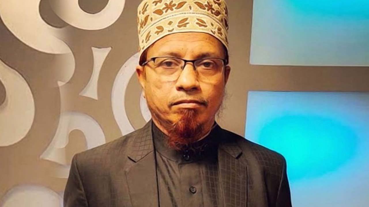 মুফতি কাজি মুহাম্মদ ইব্রাহিম হাফিজাহুল্লাহ এর হাতে হাতকড়াঃ নিঃসন্দেহে এটি নিতান্তই বেদনাদায়ক ও নিন্দনীয়