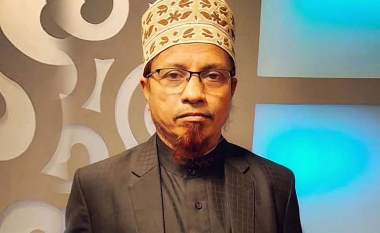 মুফতি কাজি মুহাম্মদ ইব্রাহিম হাফিজাহুল্লাহ এর হাতে হাতকড়াঃ নিঃসন্দেহে এটি নিতান্তই বেদনাদায়ক ও নিন্দনীয়