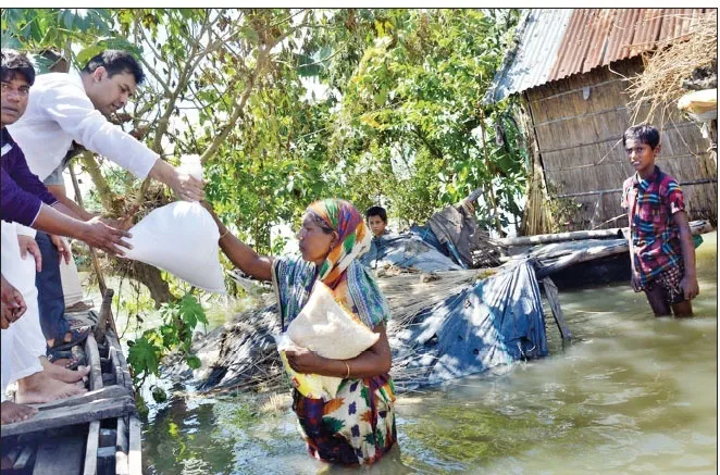 বাড়ছেই বন্যার্তদের দুর্ভোগ