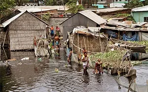 পচে দুর্গন্ধ ছড়াচ্ছে ডিএনডি’র পানি