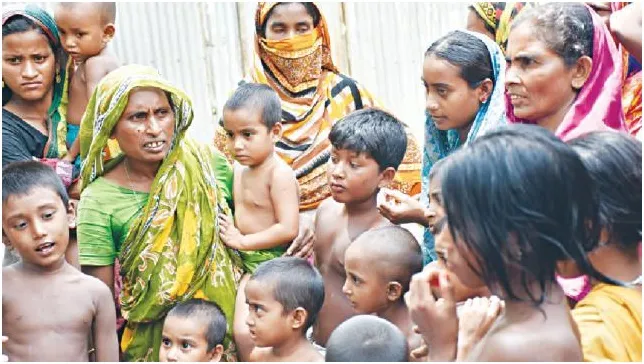 দুর্গত মানুষের হক ‘মেরে খাওয়ার উৎসব’