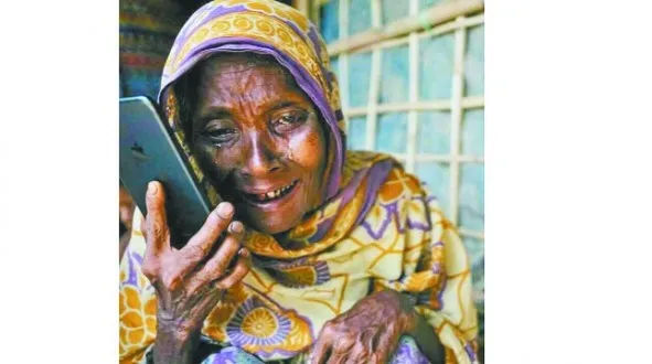 জ্বলছে রোহিঙ্গাদের বাড়িঘর চলছে গণহত্যা ধর্ষণ