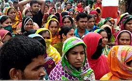 পোশাক শ্রমিকদের নির্ঘুম রাত