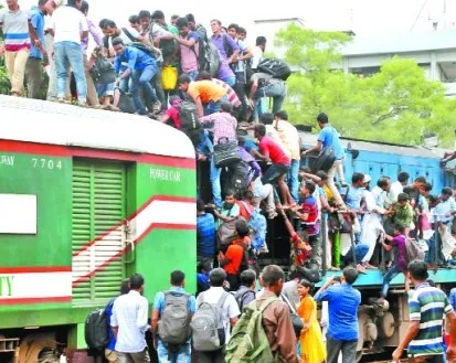 আনন্দের যাত্রায় শুধুই ভোগান্তি