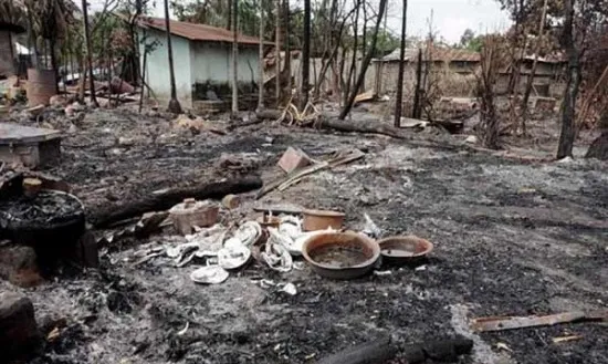 রোহিঙ্গা গ্রামের ৭০০ বাড়িতে আগুন