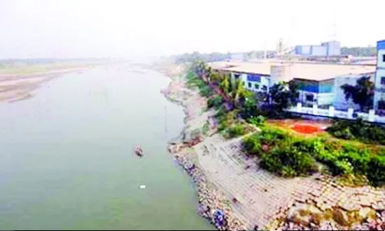সঙ্কুচিত হয়ে আসছে নদী