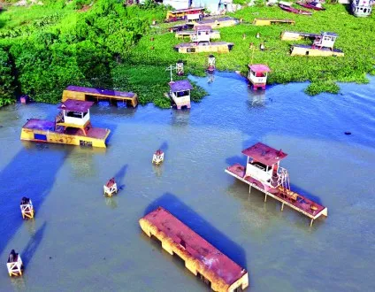 সুষ্ঠু রক্ষণাবেক্ষণ ও ব্যবহার না থাকায় নষ্ট হচ্ছে কোটি টাকার ফেরি