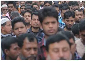 আয় বৈষম্য বাড়ায় চাপে মধ্যবিত্ত