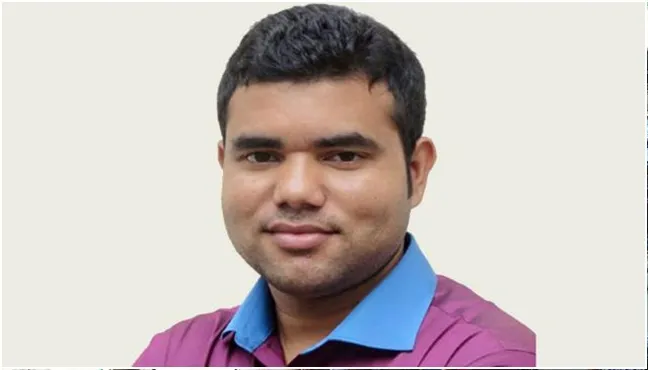 বাঙলা কলেজের ছাত্রলীগ নেতা পেটালেন নেত্রীকে!