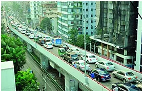 তিন লুপ ঘিরে যানজট