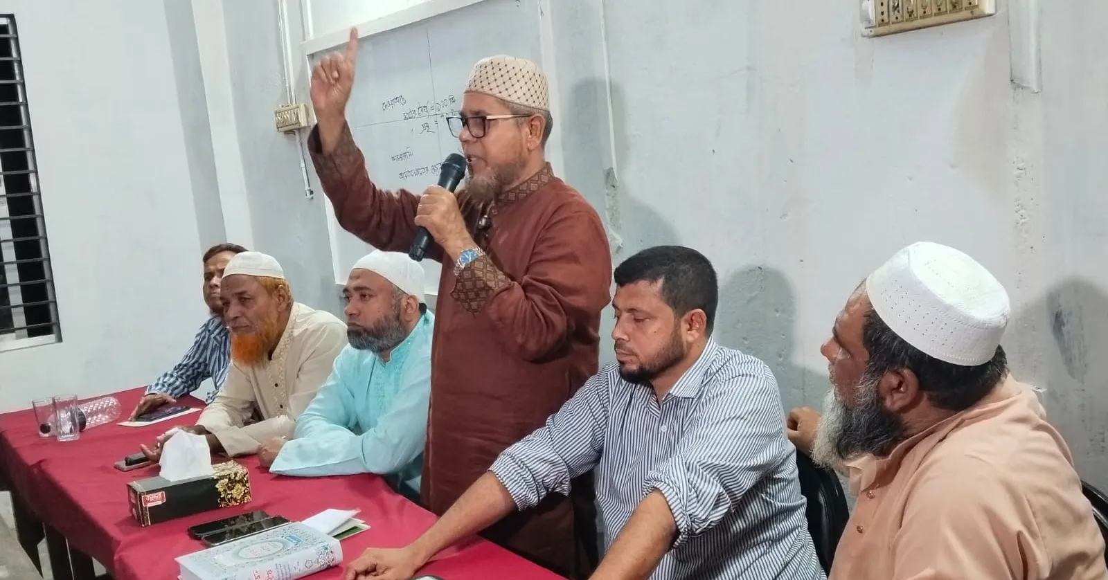 ঢাকা-৪ এর ৫৩ নং ওয়ার্ডে বিশিষ্ট ব্যক্তিবর্গদের নিয়ে মতবিনিময় সভা অনুষ্ঠিত