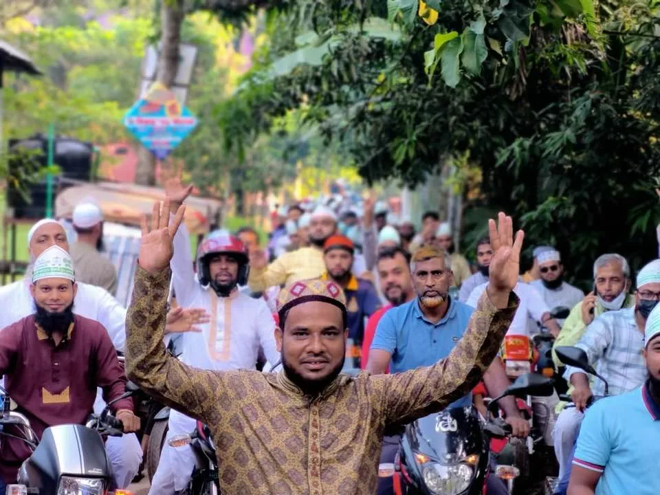 দাঁড়িপাল্লার ছায়ায় জনতার ভালোবাসা ষোলনল ইউনিয়নে ড. মোবারক হোসাইনের গণসংযোগ