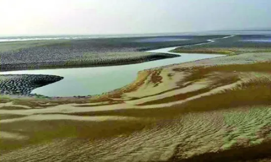 সেচ মওসুমে তিস্তা ও ব্রহ্মপুত্রের পানি প্রত্যাহার করে নিচ্ছে ভারত