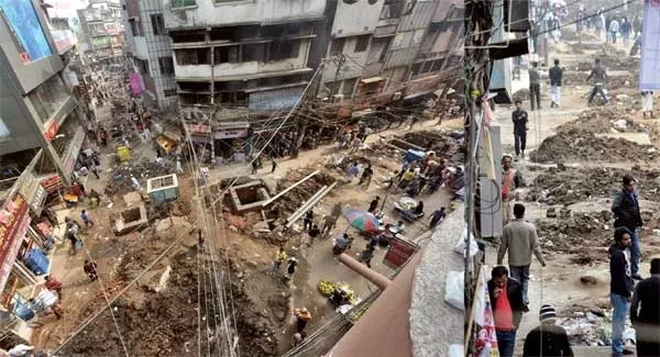 ঢাকার রাস্তার বেহাল দশা