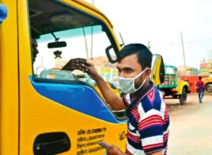 নীরব চাঁদাবাজিতে অতিষ্ঠ মালিক-শ্রমিক