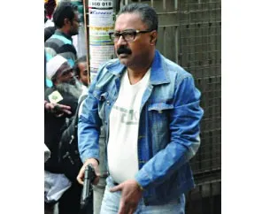 ছয় দিনেও ধরা পড়েনি সেই অস্ত্রধারী