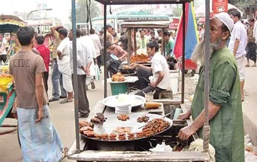 রাজধানীর রাস্তায় খাবারে ভয়ঙ্কর জীবাণু