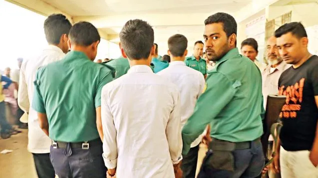 ‘প্রশ্ন ফাঁসের বন্যার পানি শিশুদের গায়ে লাগছে’