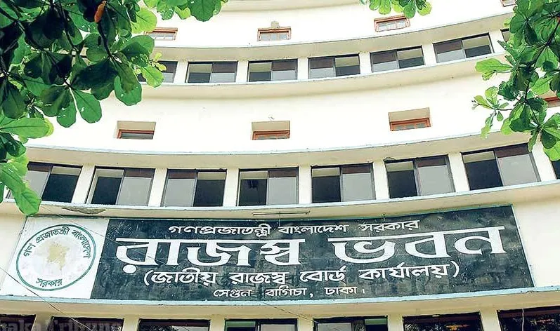 মানহীন ও মেয়াদোত্তীর্ণ ওষুধ এনে অর্থপাচার