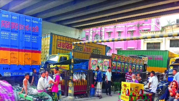 ঝুঁকির মুখে দ্বিতীয় বুড়িগঙ্গা সেতু