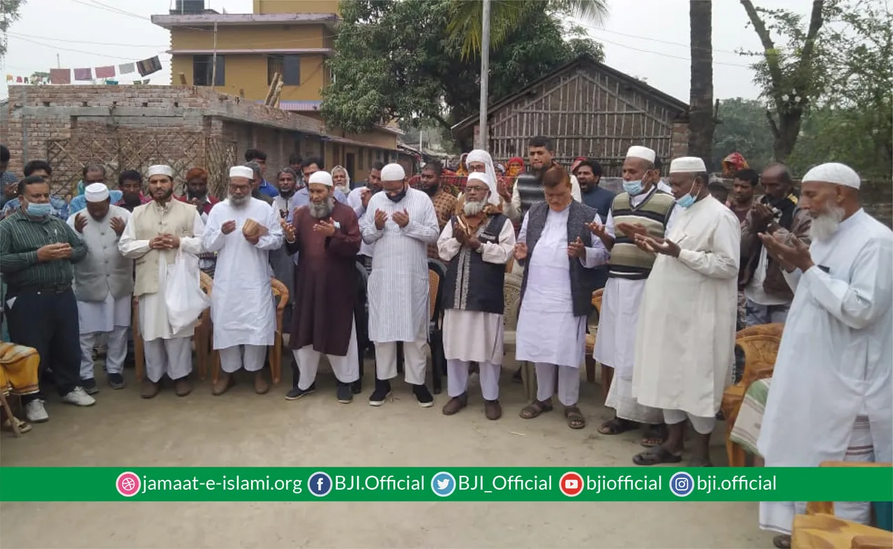 চাঁপাইনবাবগঞ্জে ট্রলি দুর্ঘটনায় নিহত ও আহতদের স্বজনের পাশে অধ্যাপক মুজিবুর রহমান