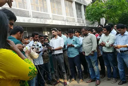 থমথমে ক্যাম্পাসে নজরদারি, আলটিমেটাম