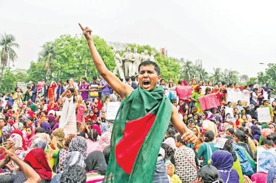 শান্তিপূর্ণ আন্দোলনও শাসকদের বুক কাঁপিয়ে দেয়