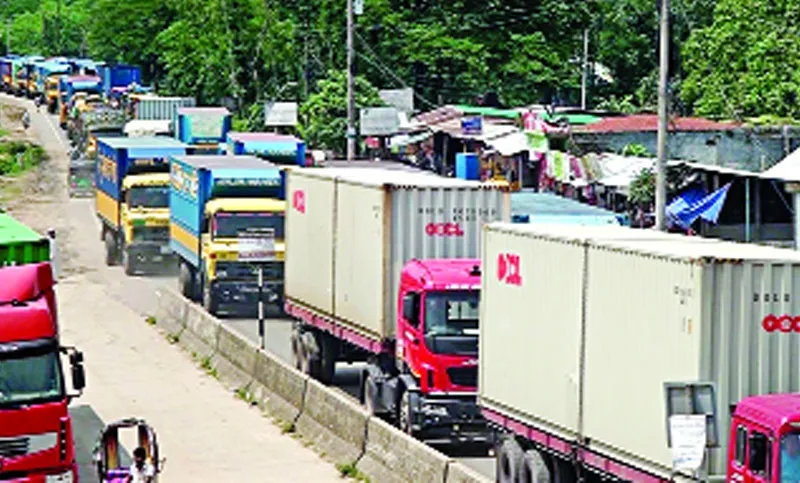 দিনরাত পার গাড়িতেই