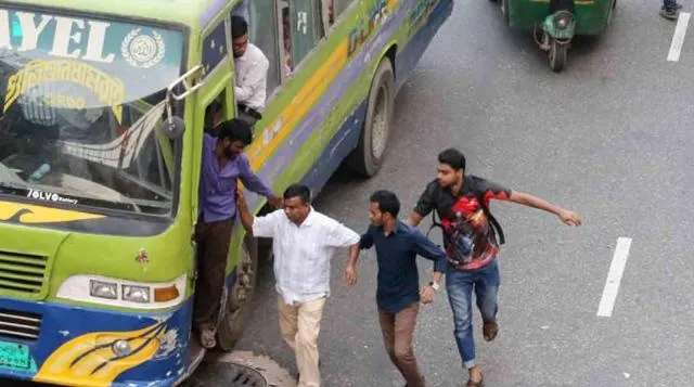 অফিস শুরু ও শেষের সময়ে হঠাৎ সিটিং সার্ভিসে পরিণত