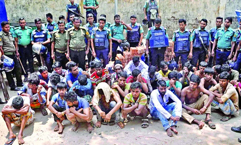 মাইকিং করে সাঁড়াশি তল্লাশি উধাও মাদক কারবারিরা