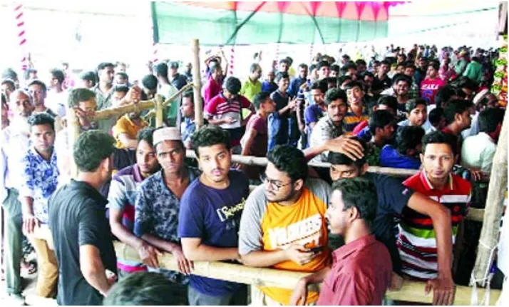 নিমেষেই উধাও বাসের অগ্রিম টিকিট