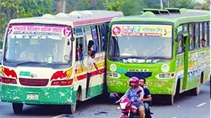 ঢাকার রাস্তায় বিকারহীন চালক, জিম্মি যাত্রীরা