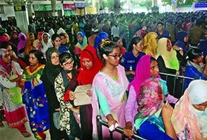 ট্রেনের টিকিটের জন্য হাহাকার