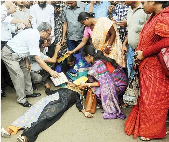 নন এমপিও শিক্ষক-কর্মচারীদের দাঁড়াতেই দিল না পুলিশ