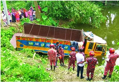 থামছে না সড়কে মৃত্যু, চার জেলায় নিহত