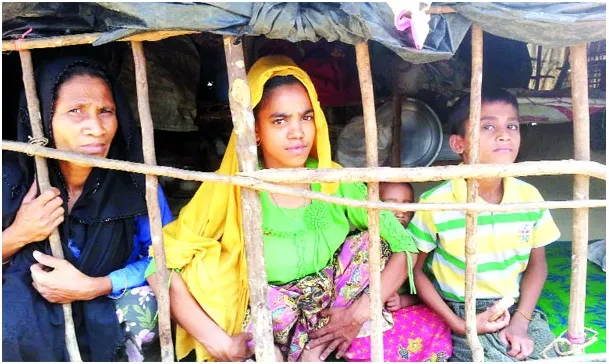 টানা বর্ষণে রোহিঙ্গা ক্যাম্পে কষ্টের শেষ নেই, ধসে পড়েছে ৫ শতাধিক বসতঘর