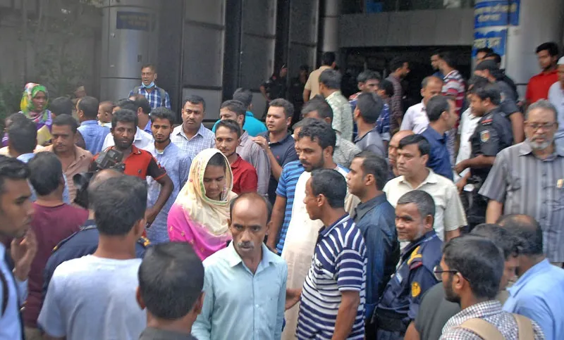 রোগীদের দুর্ভোগে ফেলে ধর্মঘট
