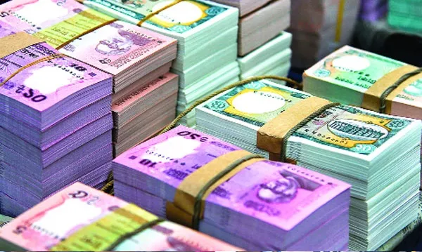 গ্রামে টাকার প্রবাহ কমে গেছে