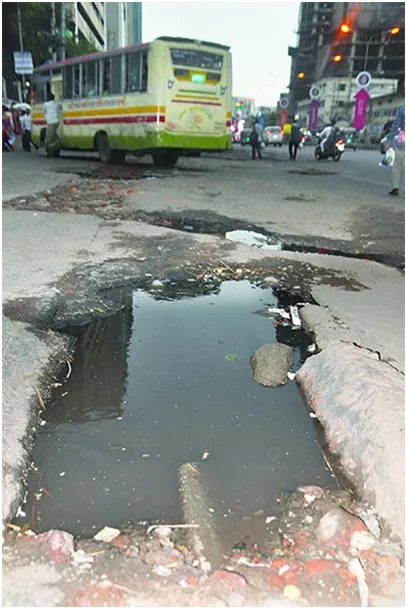 ভিআইপি সড়কে খানাখন্দ