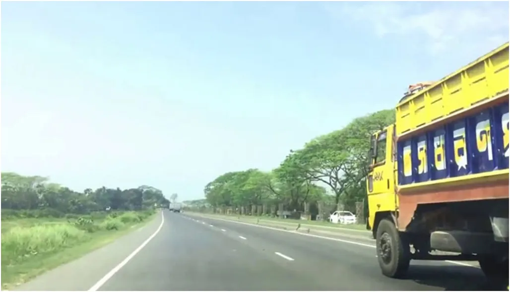 মুনাফার লোভে বিশৃঙ্খলা বিশৃঙ্খলায় দুর্ঘটনা