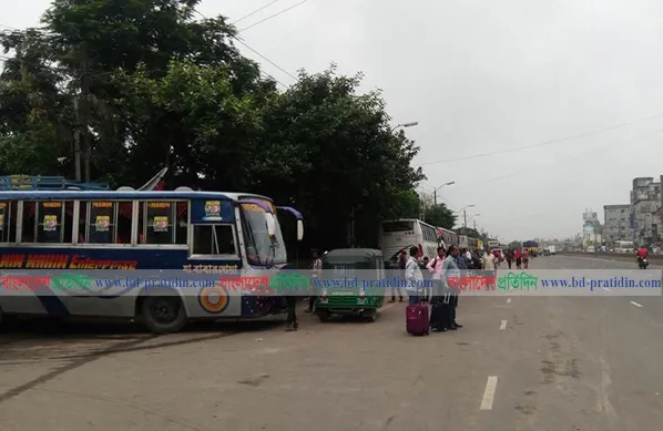 গাবতলী থেকে ছেড়ে যাচ্ছে না দূরপাল্লার বাস, দুর্ভোগে যাত্রীরা