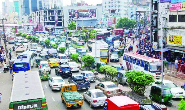 গণপরিবহন সঙ্কটে নগরবাসীর ভোগান্তি