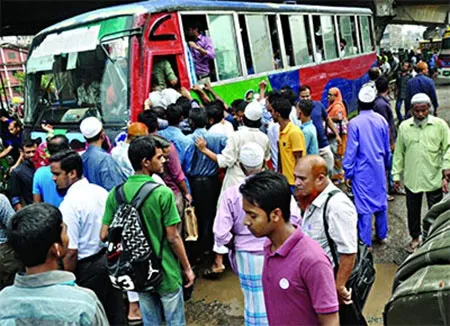 সড়কে গাড়ি কম ভিড় বিআরটিএতে