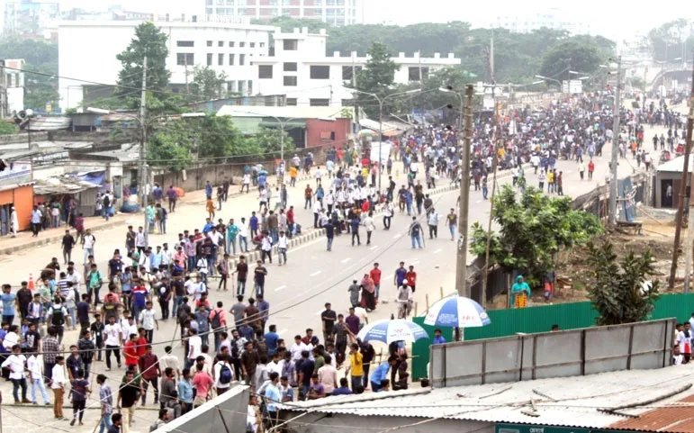 আসামি অজ্ঞাতনামায় আতঙ্ক