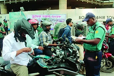 কী পাল্টেছে ঢাকার সড়কে