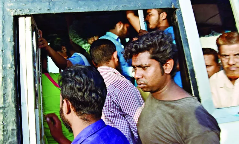 সিটিং বাসের নামে বিশৃঙ্খলা নৈরাজ্য