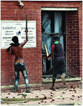 সাক্ষী’ সিসিটিভি ক্যামেরা যখন টার্গেট