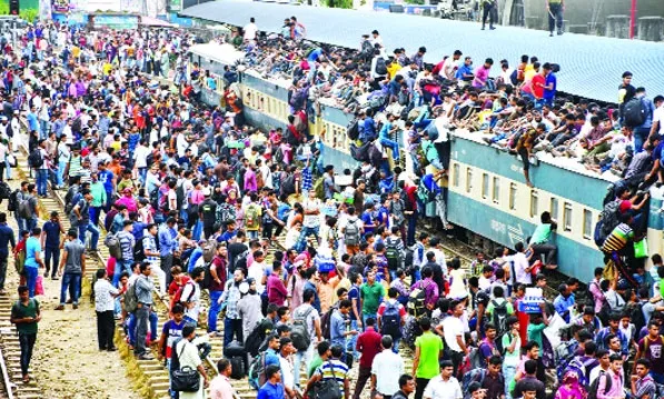 ঈদে ঘরমুখো মানুষের পদে পদে ভোগান্তি
